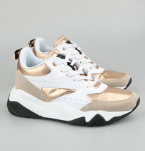  Roberto Cavalli  ,  ,    